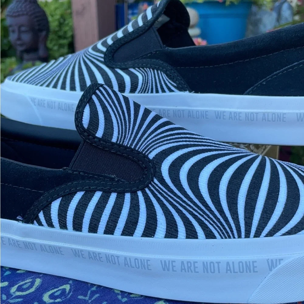 New Trippy Two Tone Psychedelic Converse One Star Slip On Sneakers - Picture 12 of 14